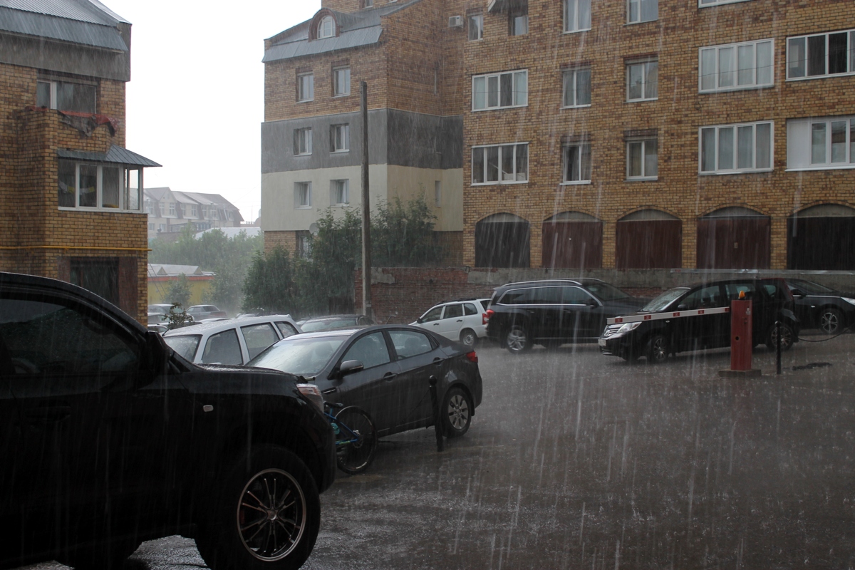 Осадки в уфе. Дождь в Уфе. Дождь в Уфе фото. Дождь в Уфе сегодня фото.